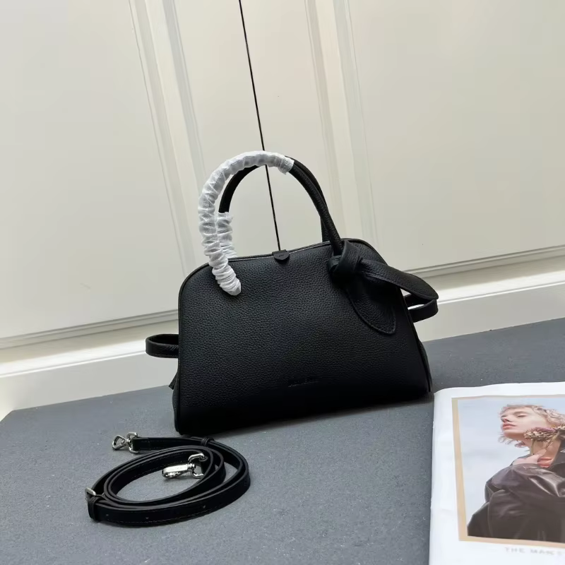 Sac à rabat Jacquemus, petit modèle, résistant à l'eau, mat, rembourré, avec poignée supérieure, fer