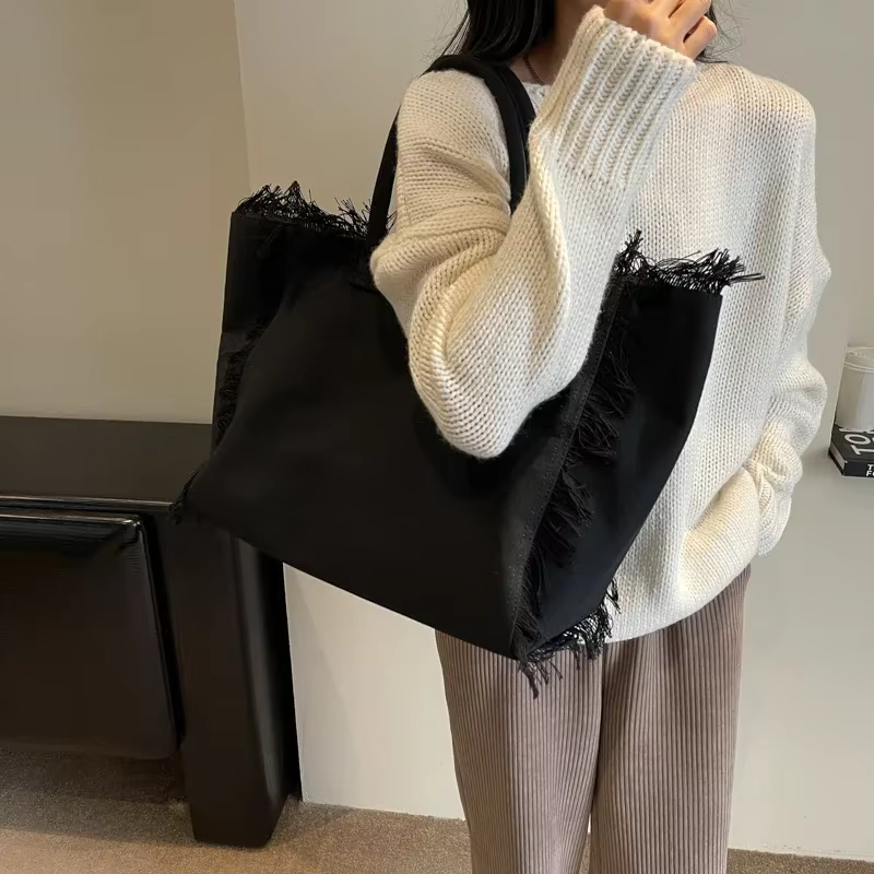2026 Nuovo Sacchetto Delle Donne Moda Semplice Borsa A Spalla Di Alta Qualità Grande Capacité Sac fourre-tout Tela Lettera HOT SA LE